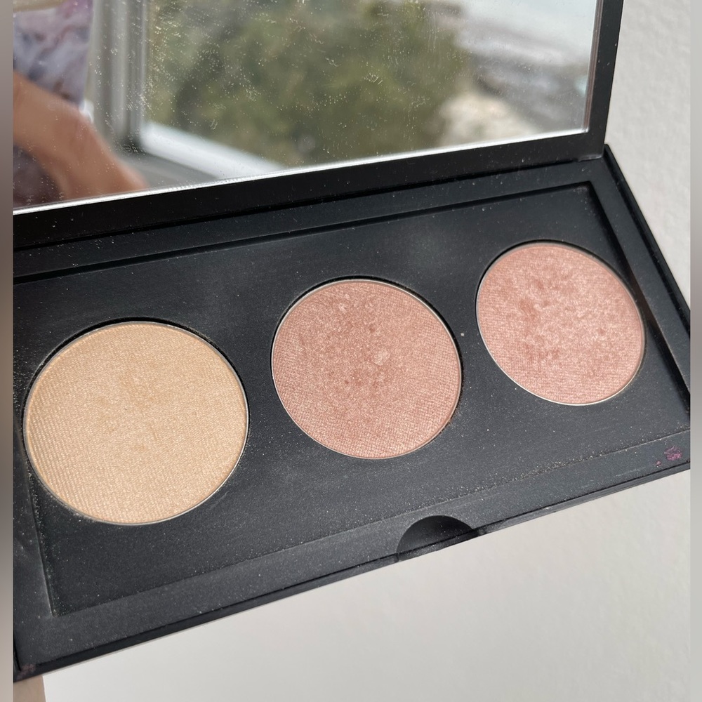 Smashbox Pearl Spotlight Trio mini palette of highlighters